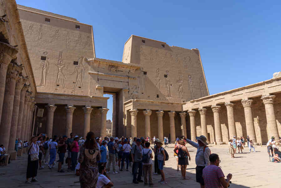 Egipto 155 - Edfu - Templo de Horus.jpg